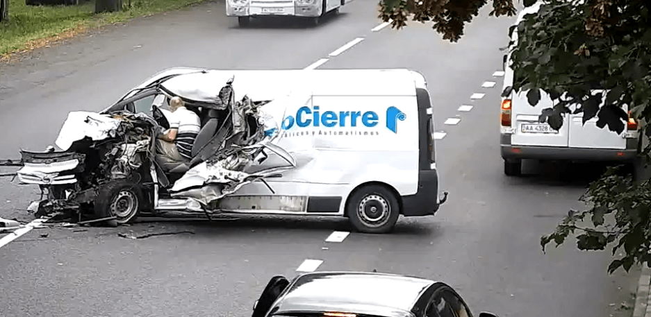 Incidenti Stradali alla guida di Furgoni - GIFFI CRASH
