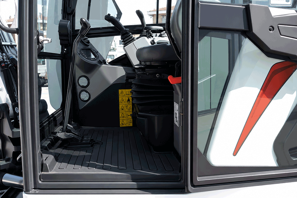 Interni Bobcat E50z
