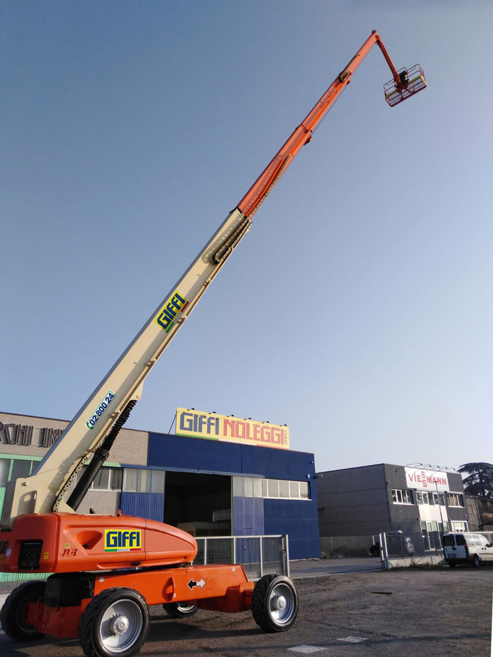 noleggio piattaforma aerea semovente diesel 43m